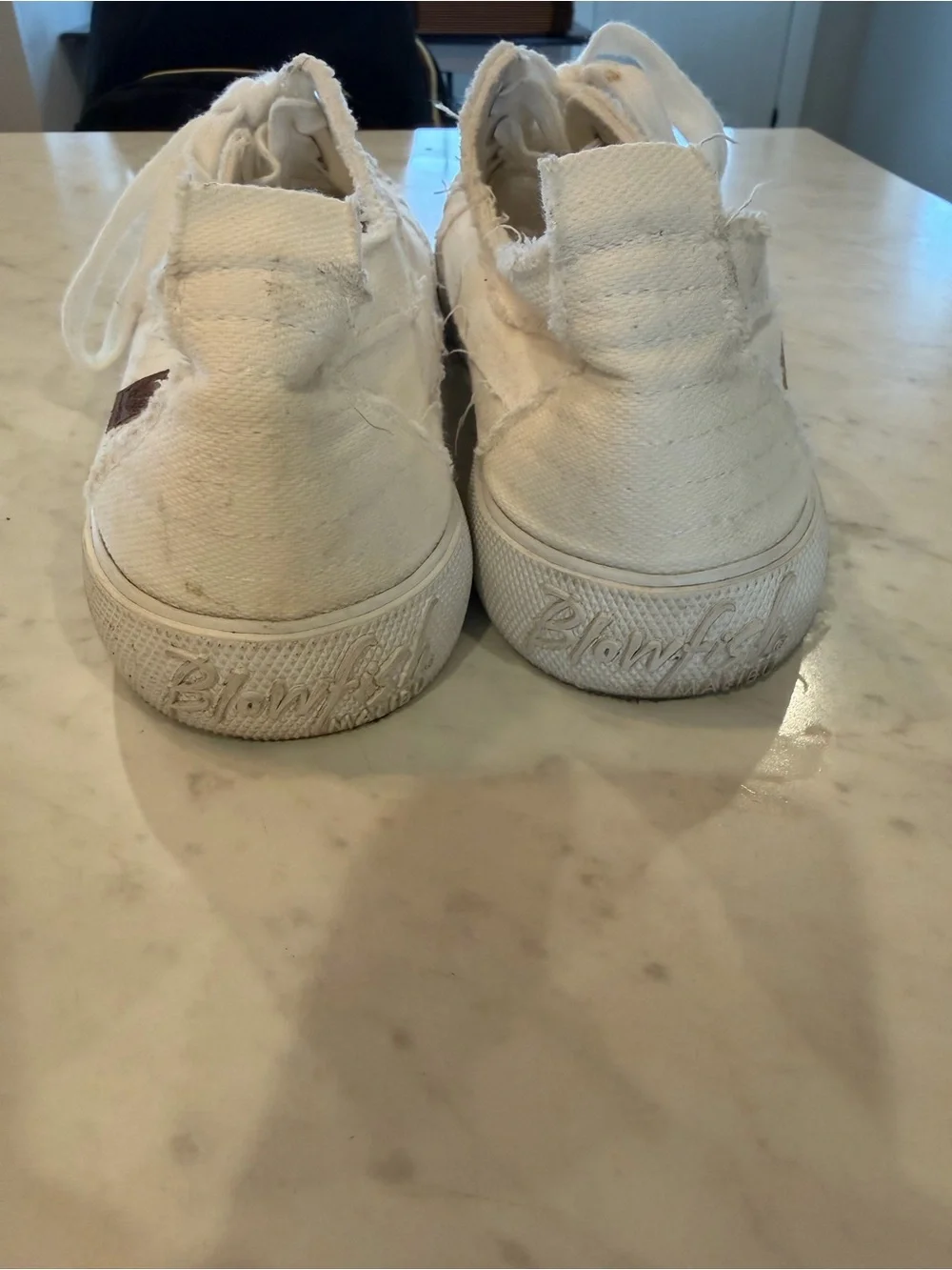 Blowfish Malibu White Canvas Lace-Up Sneakers Women’s size 10